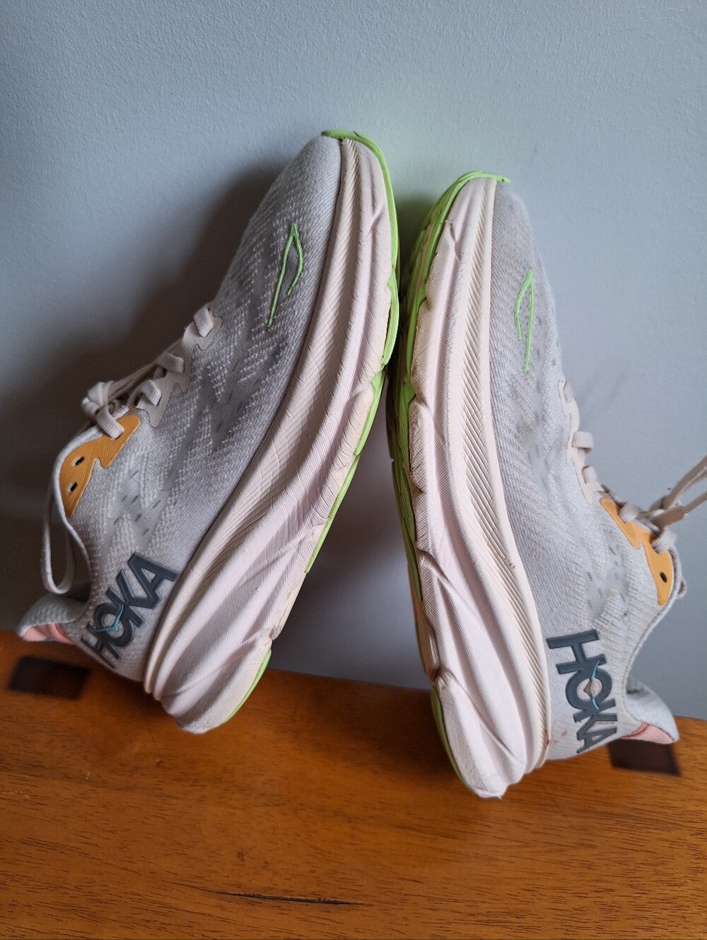 HOKA Clifton 9 Women's Vanilla / Astral Size 7.5B - Picture 10 of 14